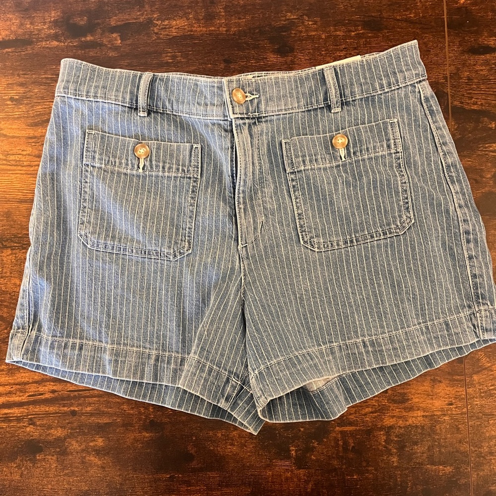 Never Worn LOFT Palmer Pinstripe Denim Shorts | Size 12